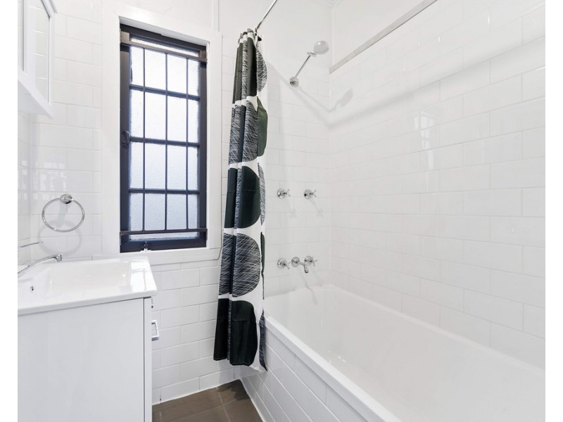 33 Brown Parade, Ashgrove QLD 4060