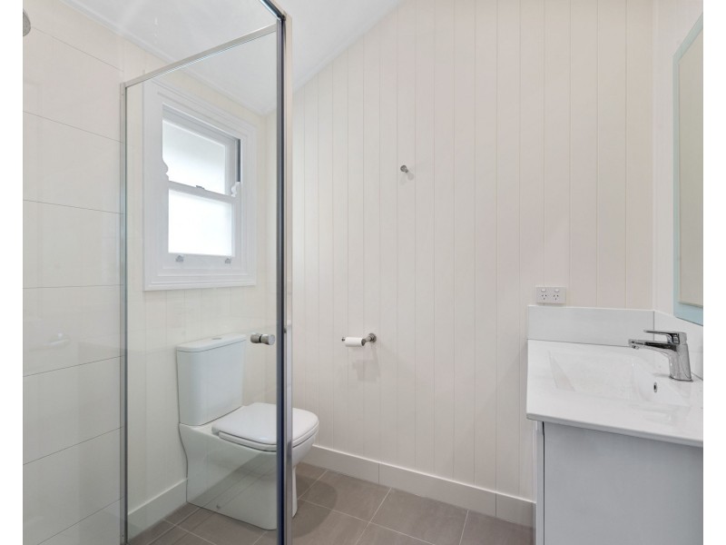 195 Arthur Terrace, Bardon QLD 4065