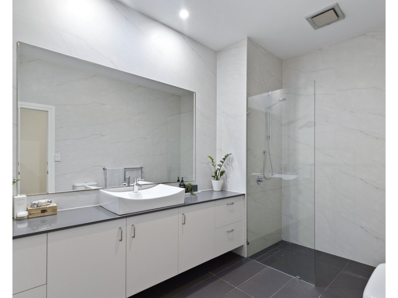 11 Dovedale Crescent, Ashgrove QLD 4060