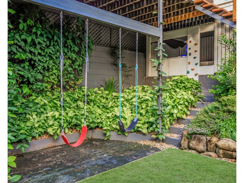 11 Dovedale Crescent, Ashgrove QLD 4060