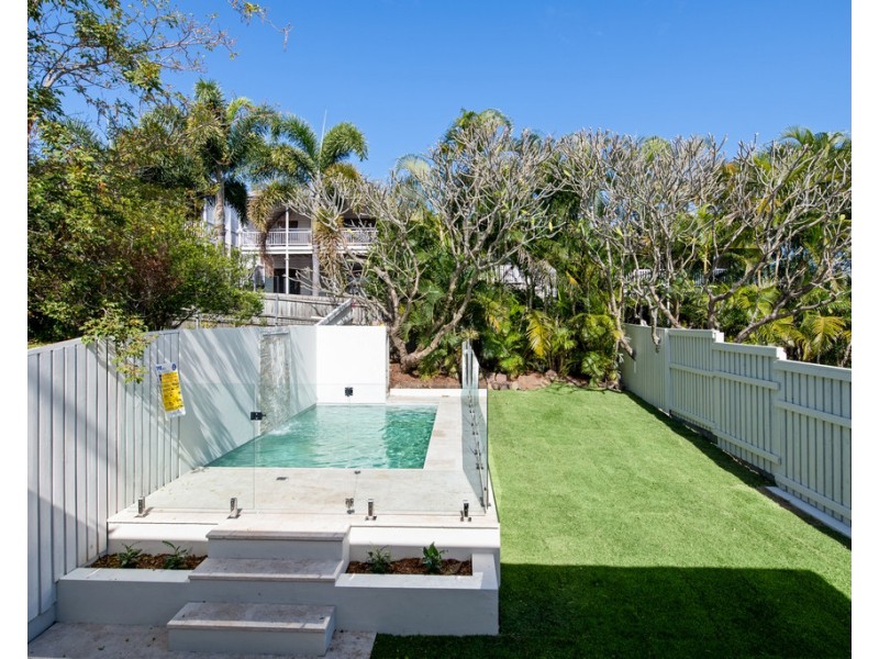 14 Leslie Street, Bardon QLD 4065