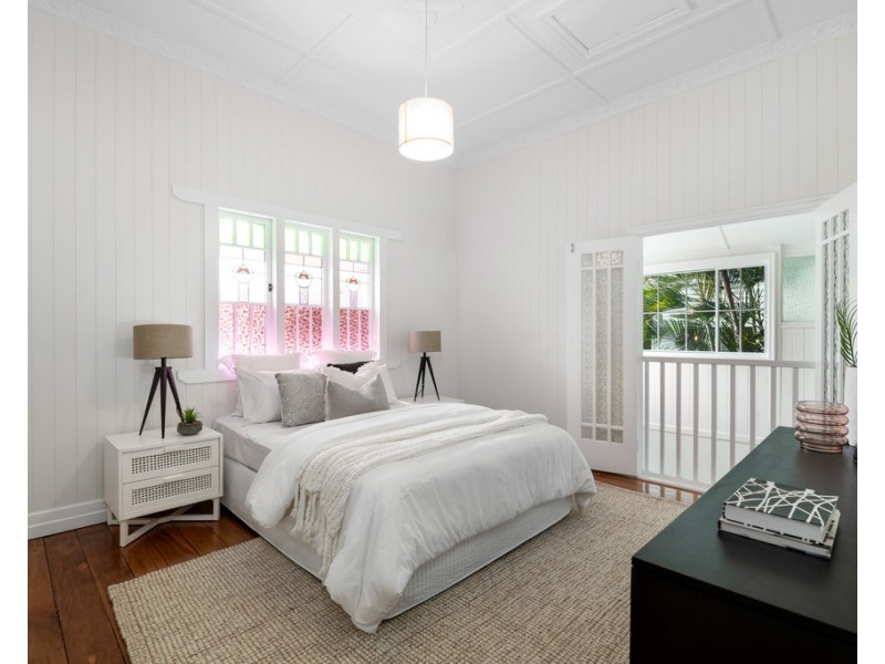 14 Leslie Street, Bardon QLD 4065