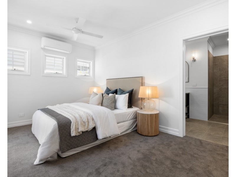 14 Leslie Street, Bardon QLD 4065