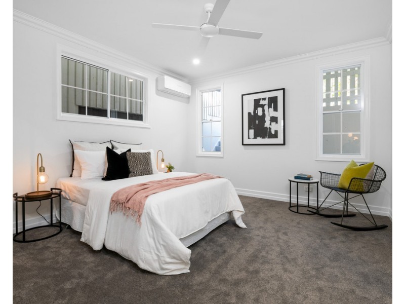 14 Leslie Street, Bardon QLD 4065