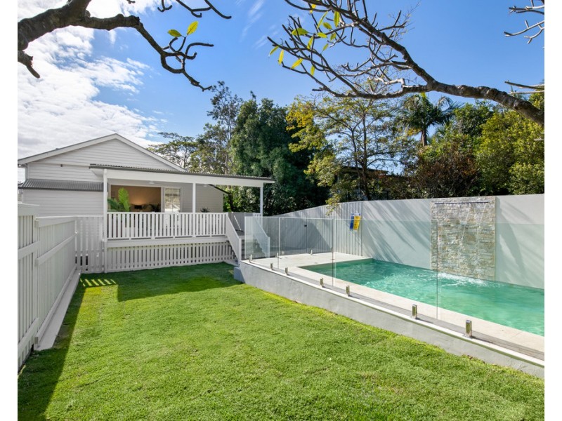 14 Leslie Street, Bardon QLD 4065