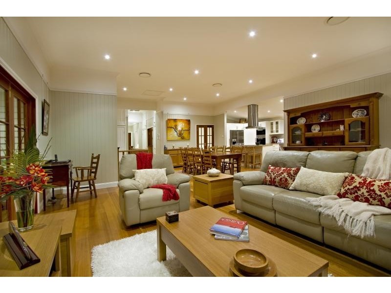 2 Vaux Street, Ashgrove QLD 4060