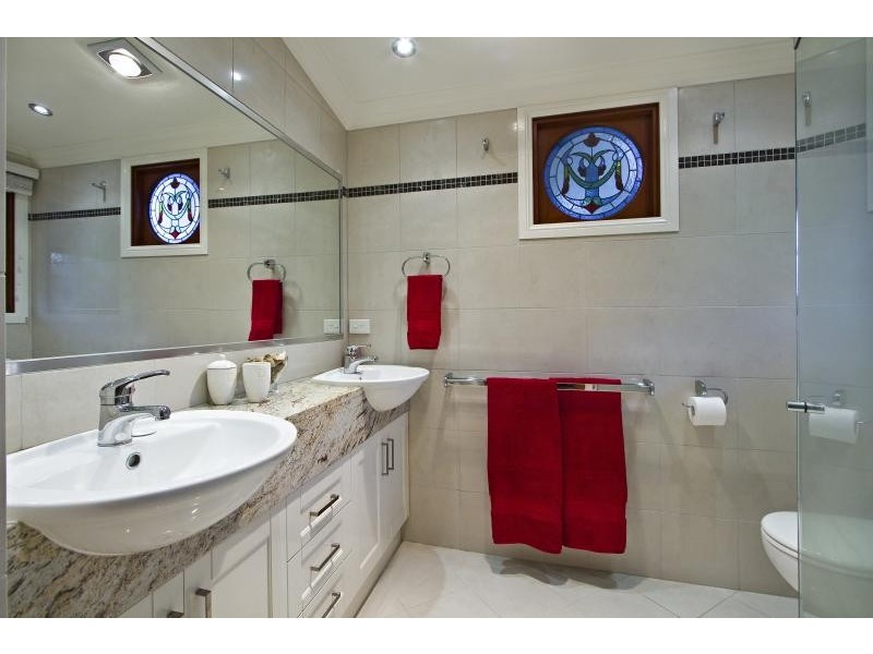 2 Vaux Street, Ashgrove QLD 4060