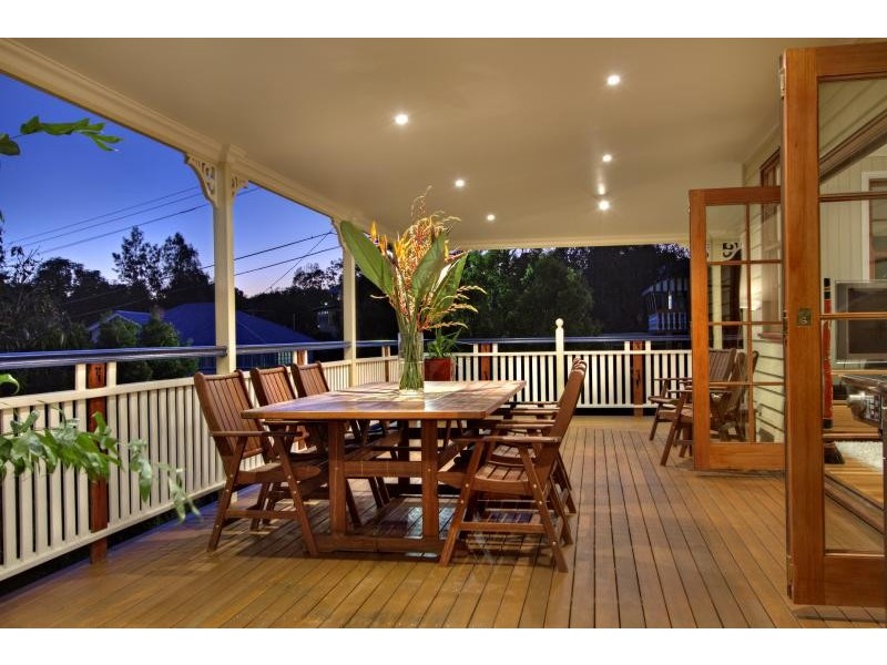 2 Vaux Street, Ashgrove QLD 4060