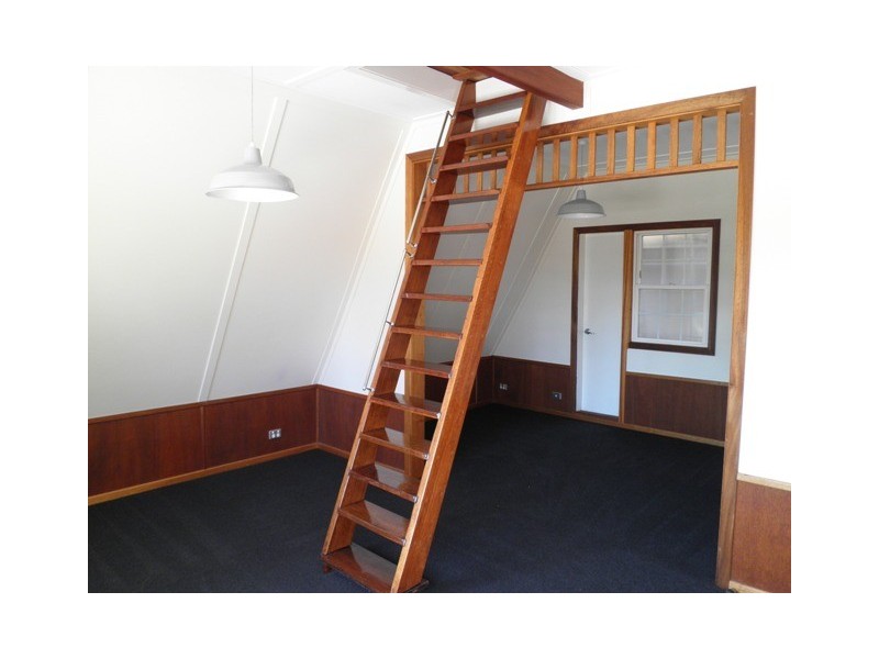 24 Macgregor Terrace, Bardon QLD 4065