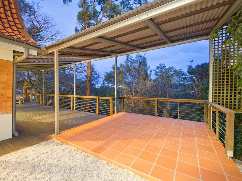 24 Macgregor Terrace, Bardon QLD 4065