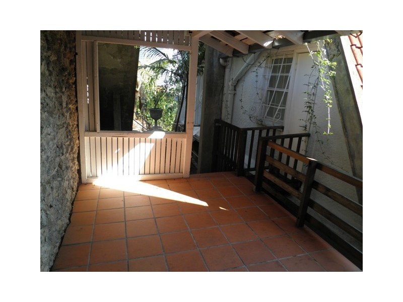 24 Macgregor Terrace, Bardon QLD 4065