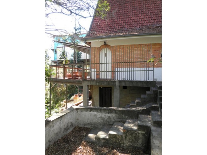 24 Macgregor Terrace, Bardon QLD 4065