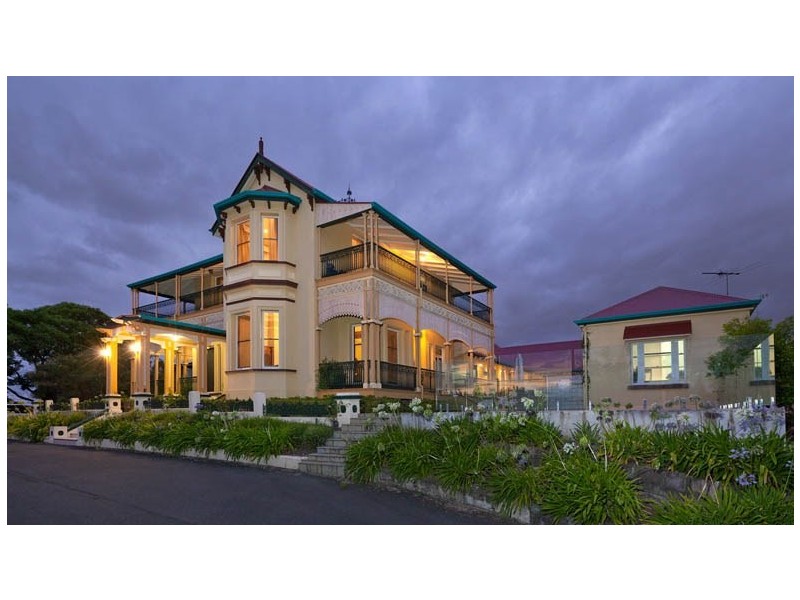 37 Seventh Avenue, Windsor QLD 4030