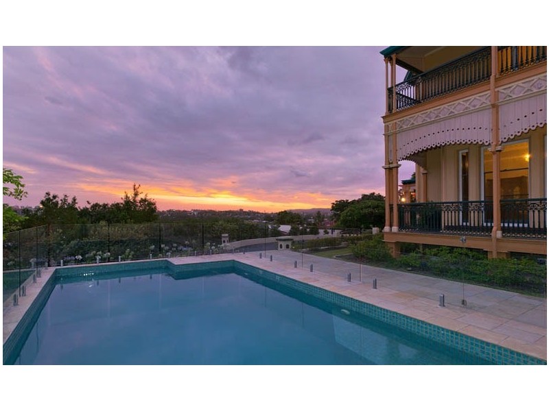 37 Seventh Avenue, Windsor QLD 4030