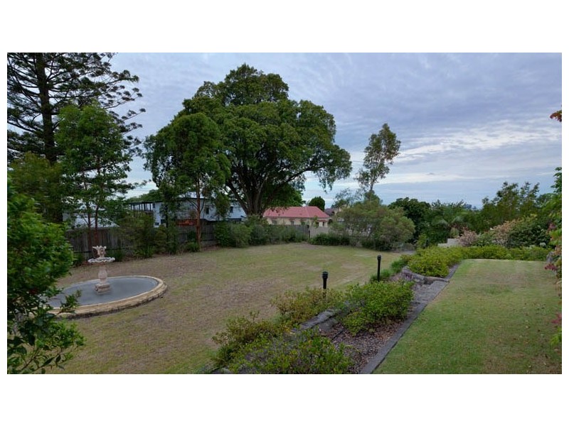 37 Seventh Avenue, Windsor QLD 4030