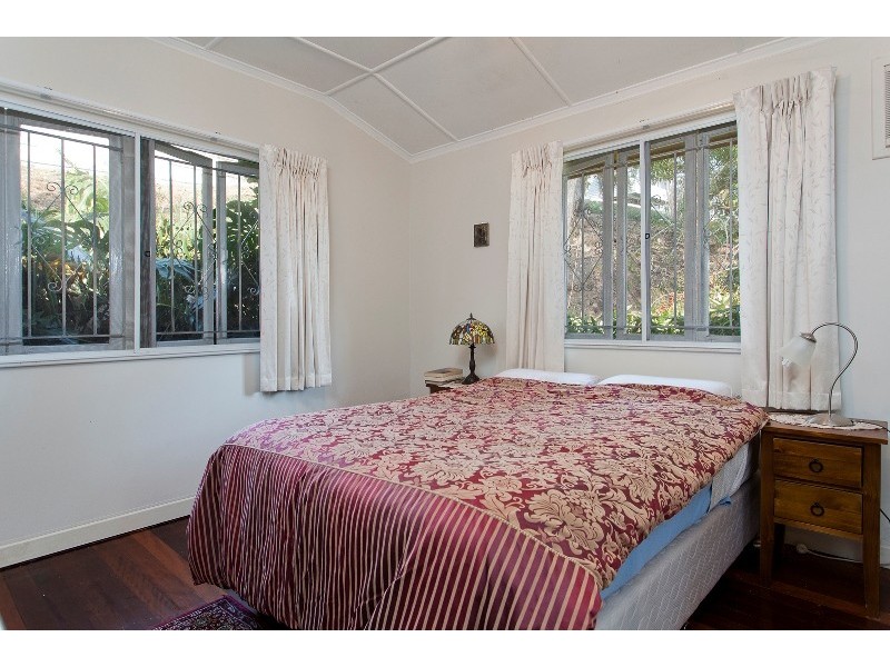 91 Coronation Street, Bardon QLD 4065