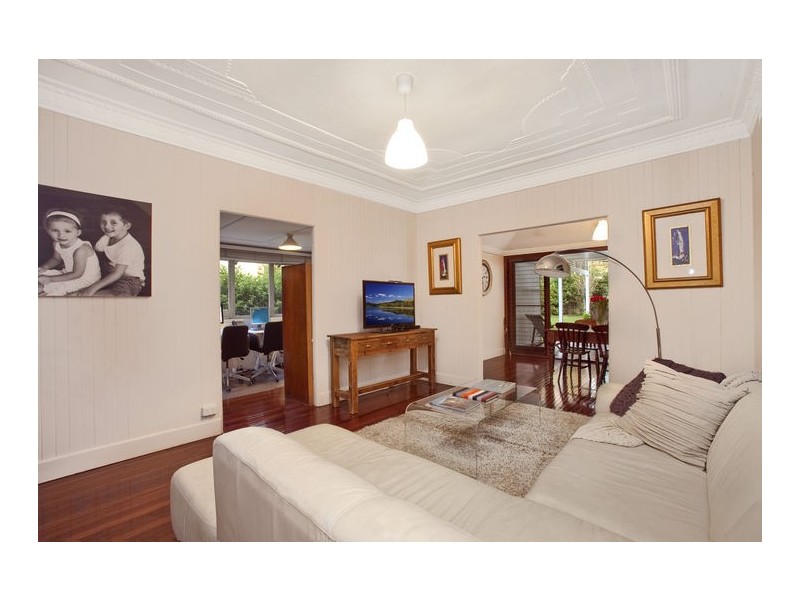 32 Twigg Street, Indooroopilly QLD 4068