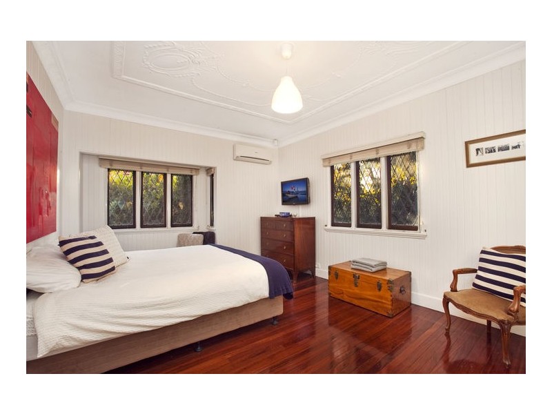 32 Twigg Street, Indooroopilly QLD 4068