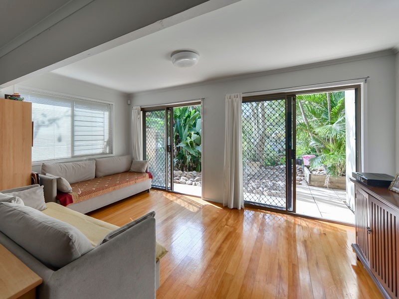 35 Rosewood Street, Bardon QLD 4065