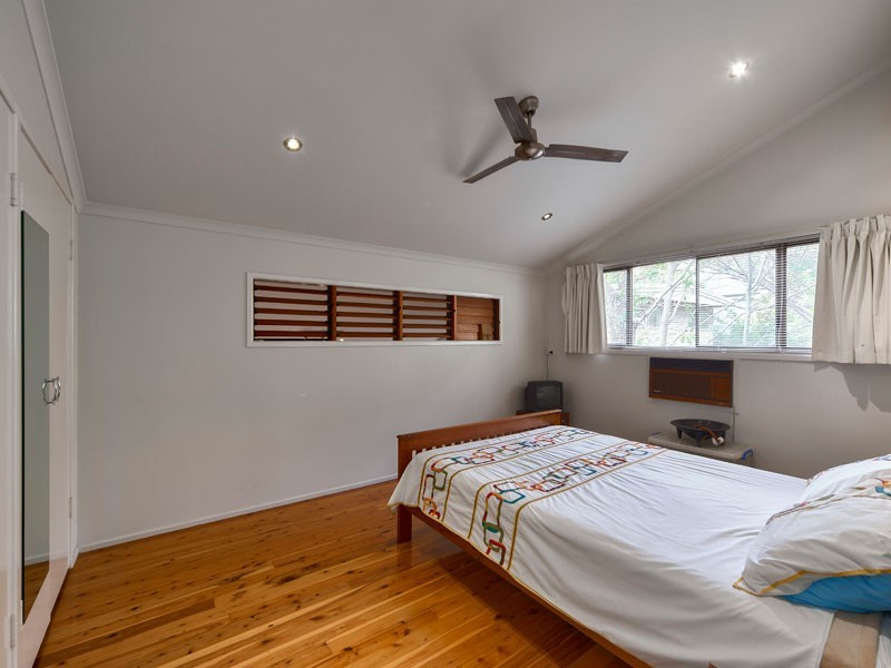 35 Rosewood Street, Bardon QLD 4065