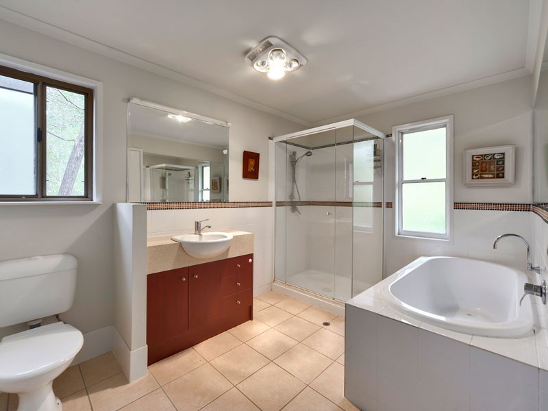 35 Rosewood Street, Bardon QLD 4065