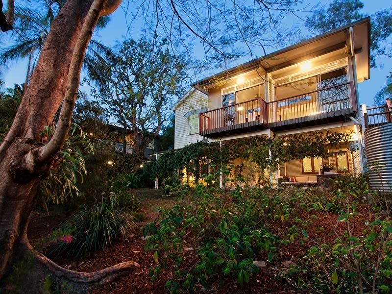 62 Lewin Street, Bardon QLD 4065