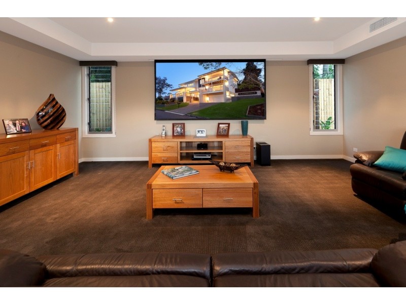 10 Mackay Terrace, Bardon QLD 4065