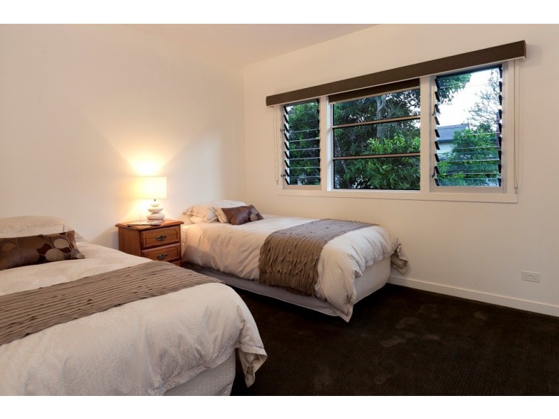 10 Mackay Terrace, Bardon QLD 4065
