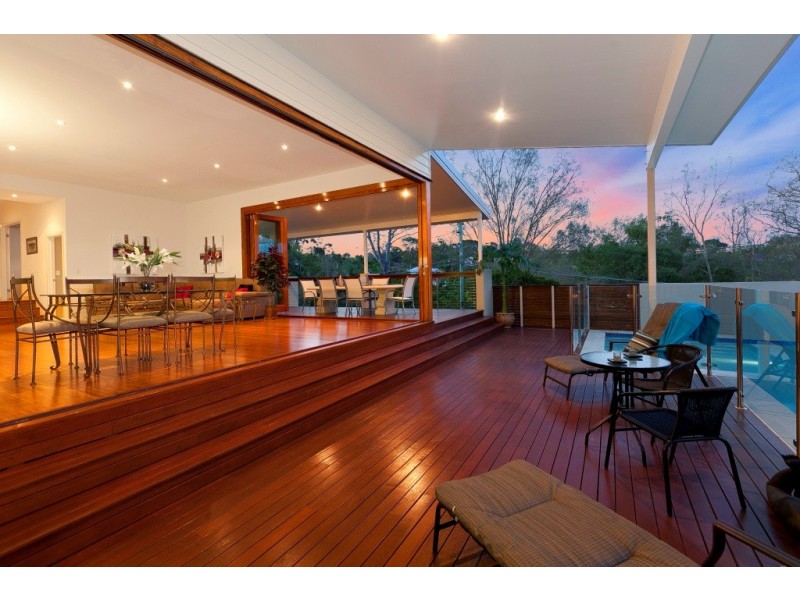 10 Mackay Terrace, Bardon QLD 4065