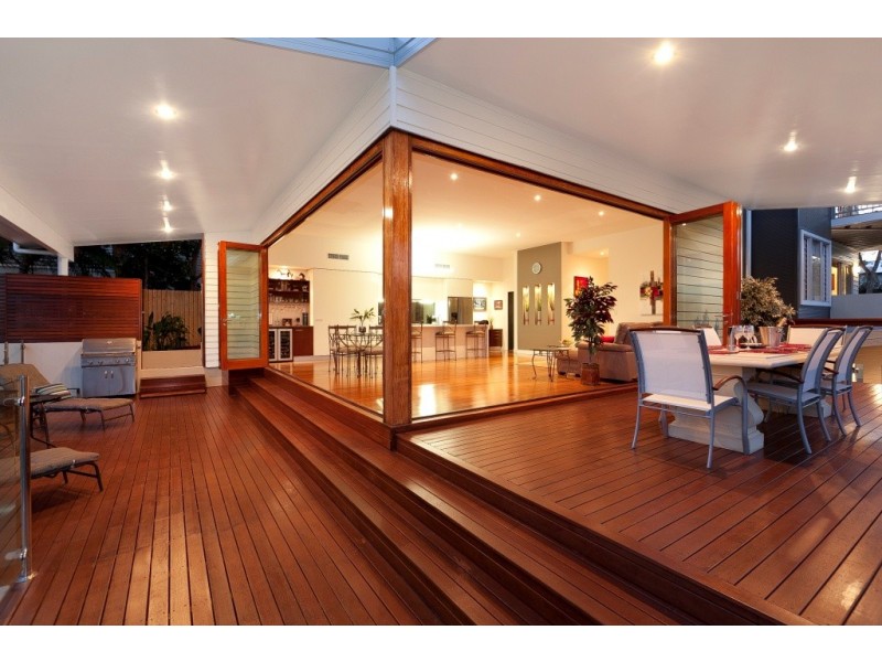 10 Mackay Terrace, Bardon QLD 4065