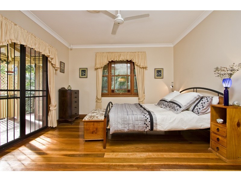 44 Mackay Terrace, Bardon QLD 4065