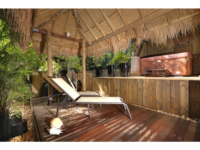 44 Mackay Terrace, Bardon QLD 4065