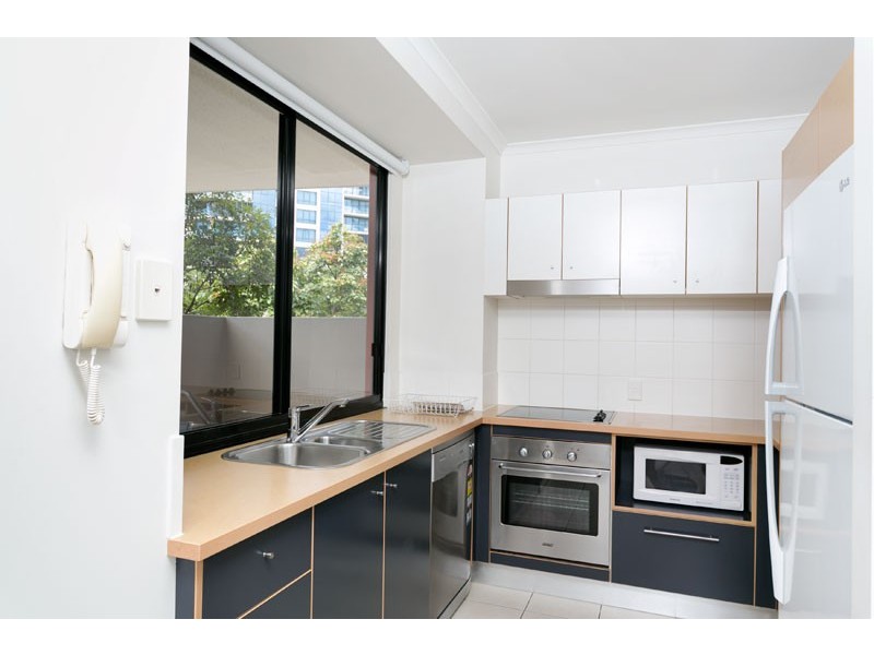4/15 Goodwin Street, Kangaroo Point QLD 4169