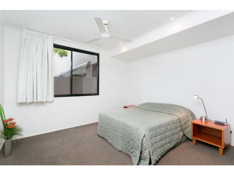 4/15 Goodwin Street, Kangaroo Point QLD 4169
