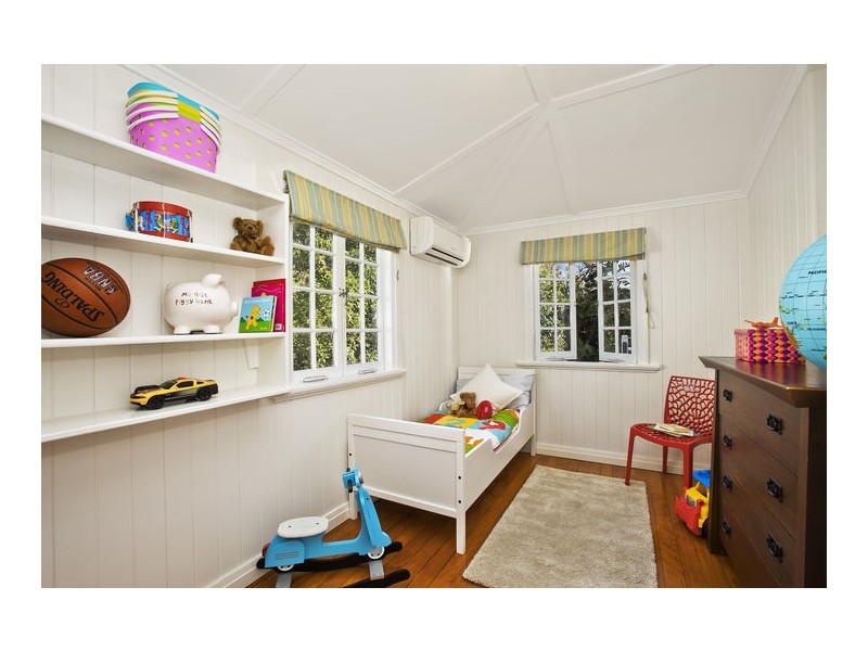 15 Killarney Street, Yeronga QLD 4104