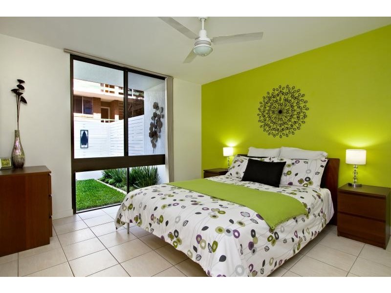 1/202 Carmody Road, St Lucia QLD 4067