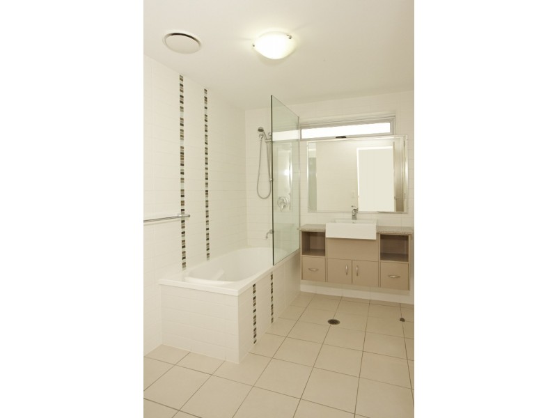 58/95 Clarence Rd, Indooroopilly QLD 4068