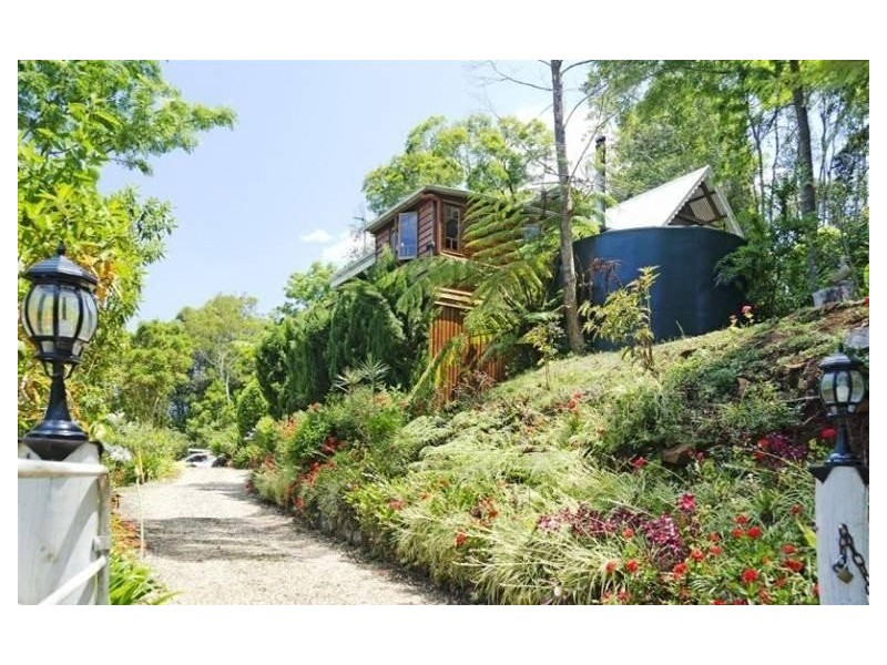 4 Ted Street, Mount Glorious QLD 4520
