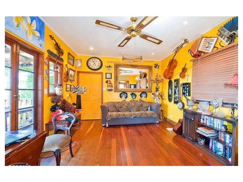 4 Ted Street, Mount Glorious QLD 4520