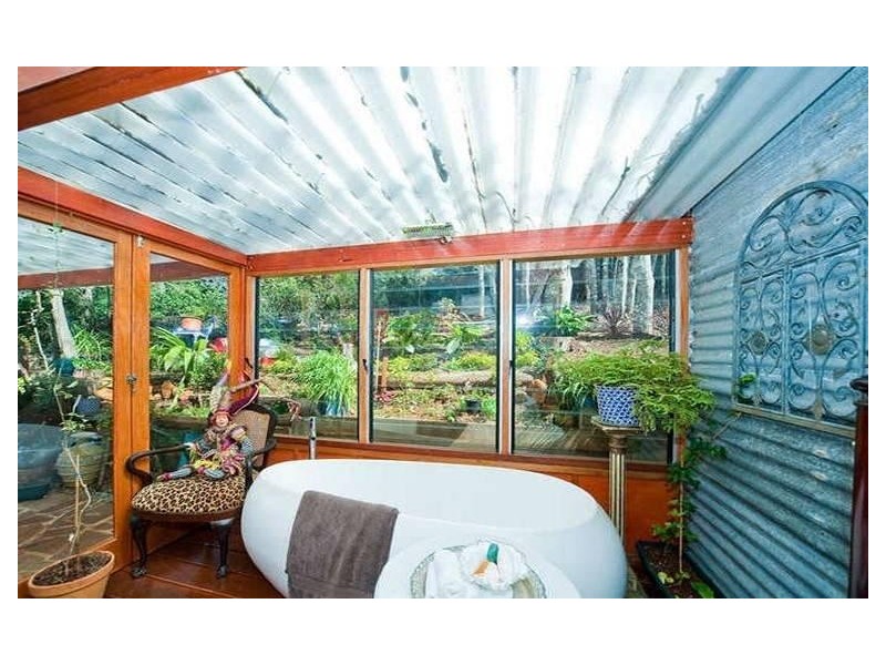 4 Ted Street, Mount Glorious QLD 4520