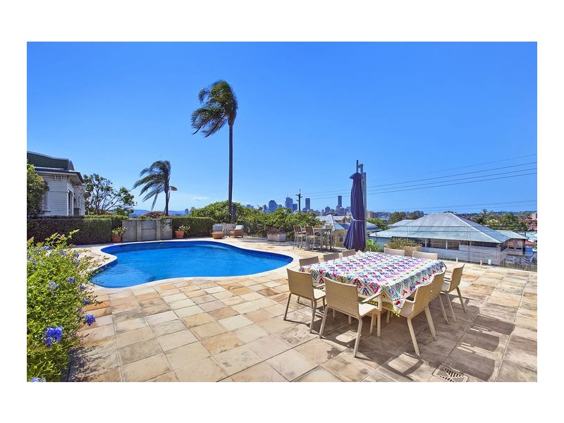 69 Mowbray Terrace (Enter via 28 Balmoral Tce), East Brisbane QLD 4169