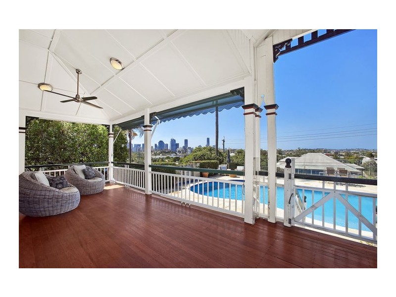 69 Mowbray Terrace (Enter via 28 Balmoral Tce), East Brisbane QLD 4169