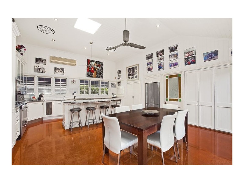 69 Mowbray Terrace (Enter via 28 Balmoral Tce), East Brisbane QLD 4169