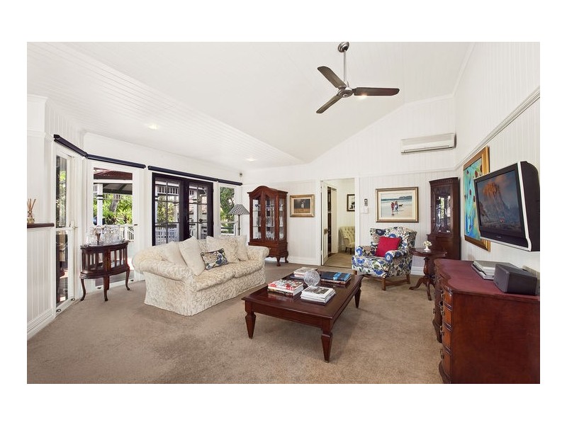 69 Mowbray Terrace (Enter via 28 Balmoral Tce), East Brisbane QLD 4169