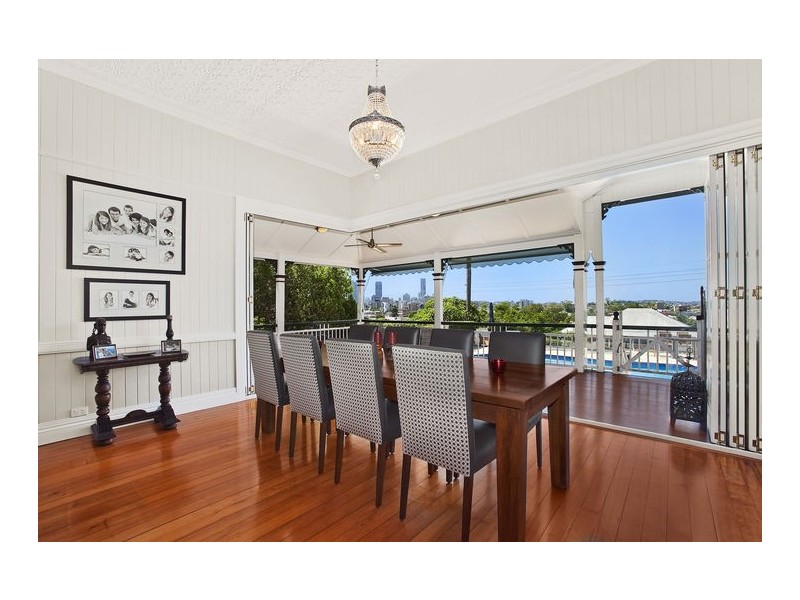 69 Mowbray Terrace (Enter via 28 Balmoral Tce), East Brisbane QLD 4169