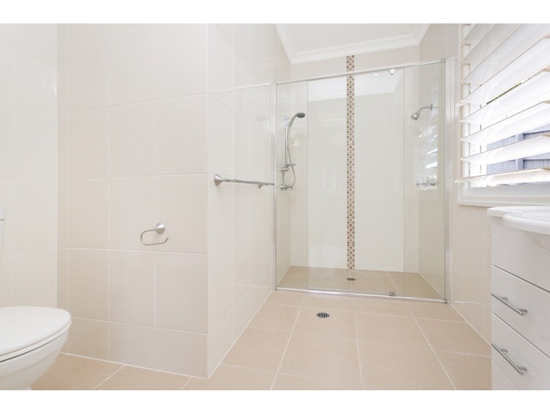 12 Hebe Street, Bardon QLD 4065