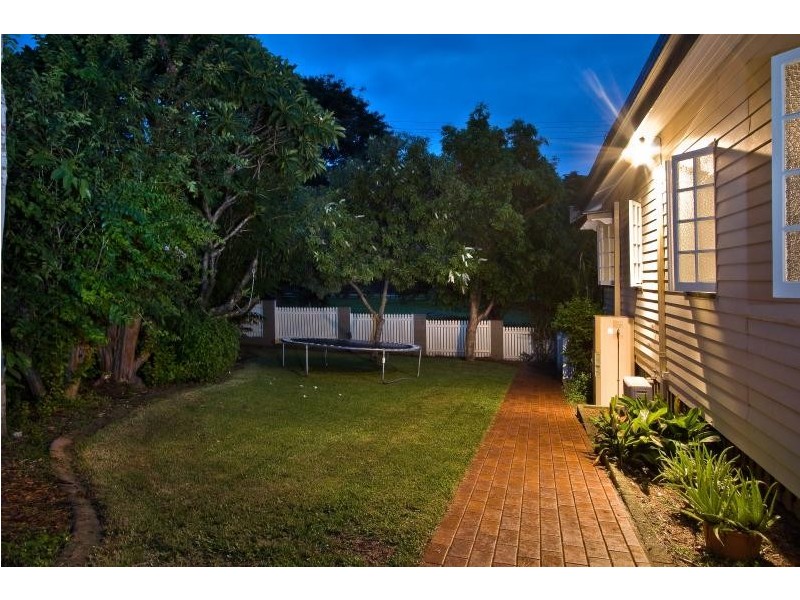 51 Banksia Avenue, Ashgrove QLD 4060