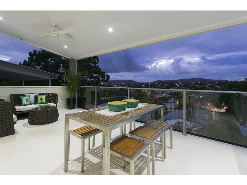 38 Lansdowne Street, Newmarket QLD 4051