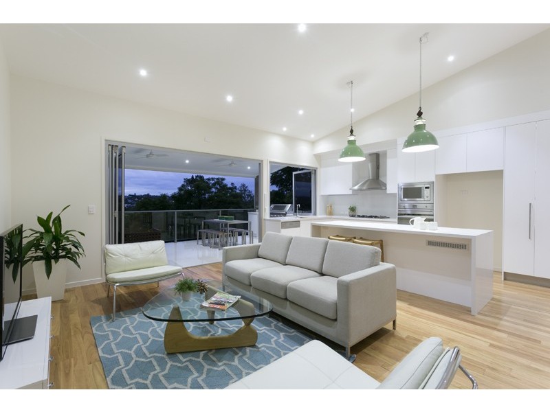 38 Lansdowne Street, Newmarket QLD 4051