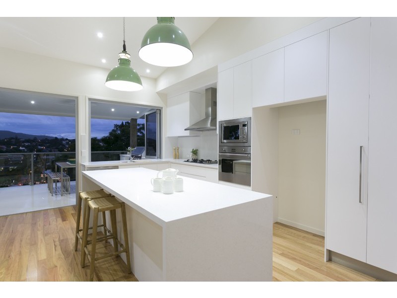 38 Lansdowne Street, Newmarket QLD 4051